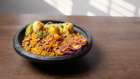 Eto With Groundnut and Avocado, Mashed Ripe Plantain, Palm Oil, Ghana Dish 库存影片 346249874