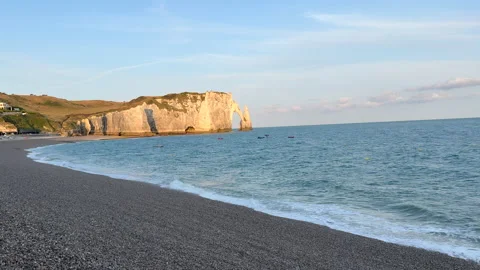 Etretat Cliffs at Sunrise, Static Shot, Calm Sea, Normandy France Vídeos de archivo 345119385