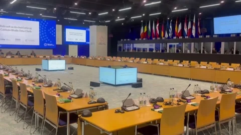 EU agriculture ministers hold final day of informal meeting in Dublin, Dublín, I Stock Footage 344966637