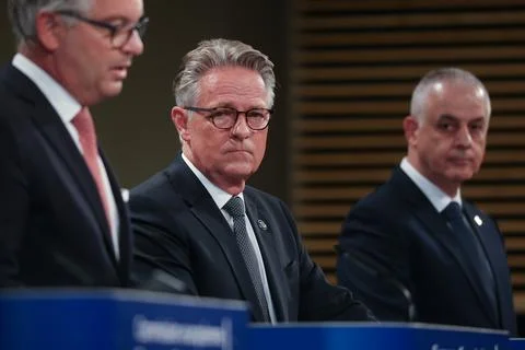 EU Commission press conference on analysis of the organised crime, Brussels, Bel Stock Photos