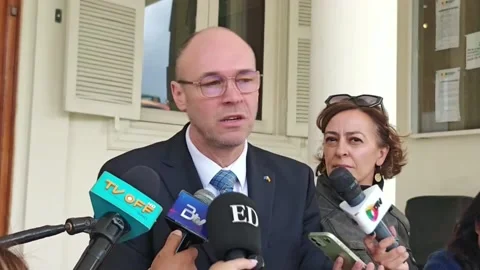 The EU deploys 120 observers in Bolivia, BOLIVIA, BO - 18 Oct 2025 库存影片 319408290