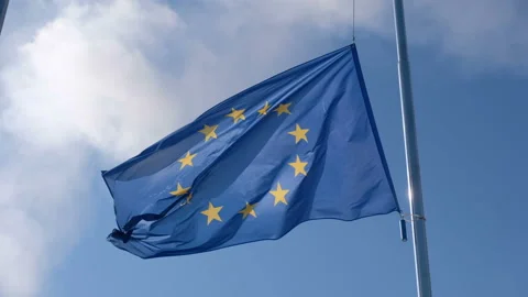 EU Flag Waving in Blue Cloudy Sky 스톡 동영상 87697657