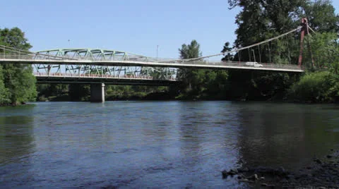 Eugene Oregon, foot bridge over Willamette river. Video stock 25480514