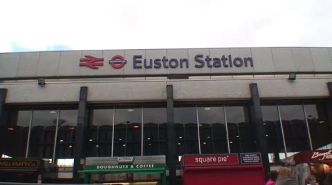 Euston Station Sign Stock-Footage 1020198