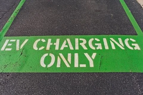 EV Charging Only Parking Space Close Foto stock