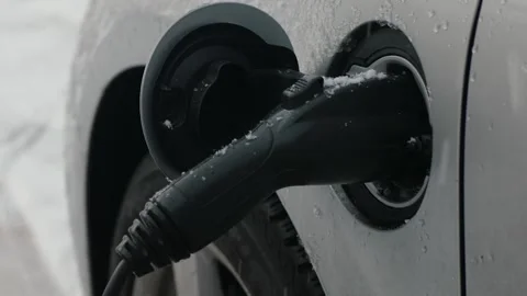 EV winter Charging Vídeos de archivo 280679814