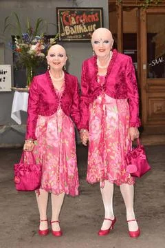  Eva und Adele Prinz William und seine Ehefrau, die Herzogin von Cambridge... Fotos Stock