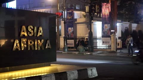 The evening atmosphere in the historic area of ​​Jalan Asia Afrika Bandung Stock Footage 337771507