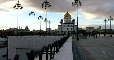 Evening, the Cathedral of Christ the Savior and Patriarchal bridge Stock Footage 68735562