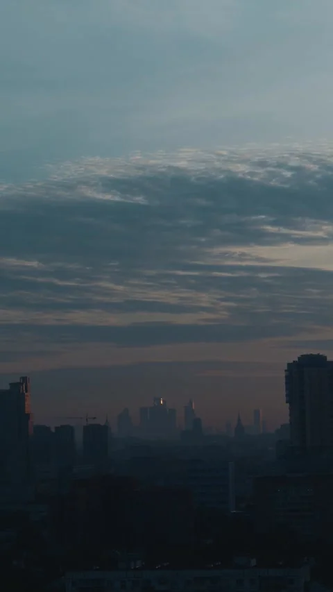 Evening City Skyline In Blue Tones 動画素材 320137586