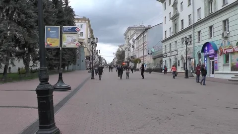 Evening city street Video stock 72865292