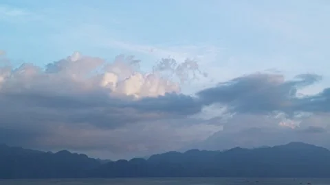 Evening Clouds Over Coron Mountains 库存影片 335505376