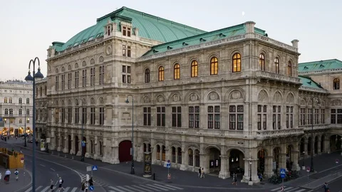 Evening hyperlapse of Vienna Opera 스톡 동영상 102947797
