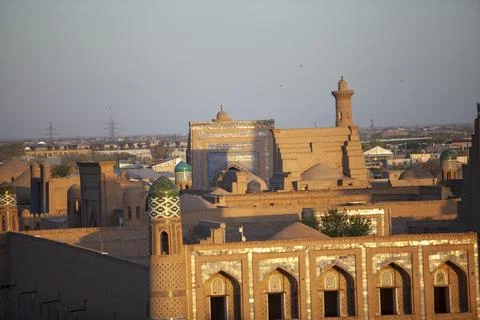 Evening light falling on the castle Stockfoto's