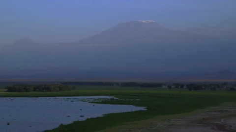 Evening light on Mount Kilimanjaro Stock Footage 134899564