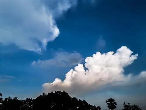In the evening, the light of the sun is reflected in the middle of the black Stock Photos