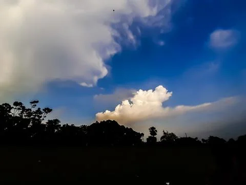 In the evening, the light of the sun is reflected in the middle of the black Stock Photos