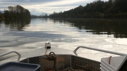 Evening on river, shot from boat. 스톡 동영상 74712921
