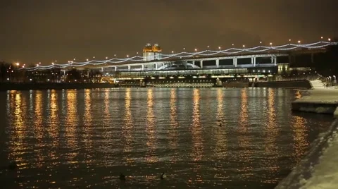 Evening river in the winter city Stock Footage 46352900