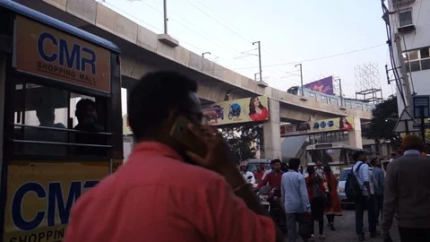 Evening-rush-hour-traffic-as-metro-rail-passes-overhead Stock Footage 98449009