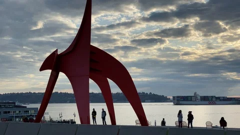 Evening on Seatte Waterfront Stock Footage 117955922