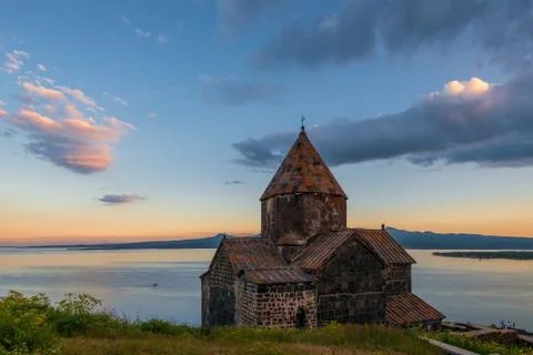 Evening shot of Sevanavank Monastery at sunset on Lake Sevan, Armenia 스톡 사진