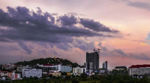 Evening sky Stockbeeldmateriaal 12624790