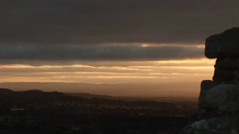 Evening sky over castle timelapse Stockbeeldmateriaal 70715933