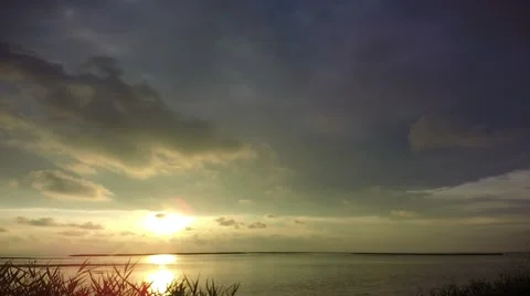 Evening sky, the rising of the full moon. Video stock 65202150