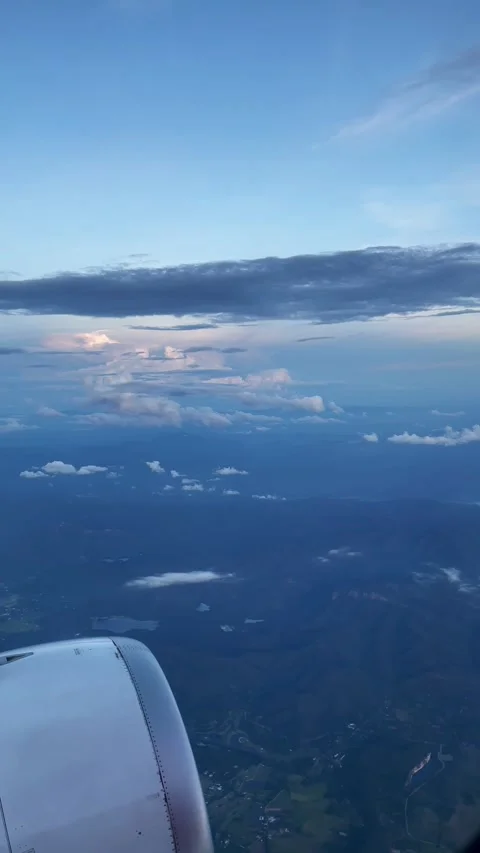 Evening sky view from airplane window, Thailand. 動画素材 289281037