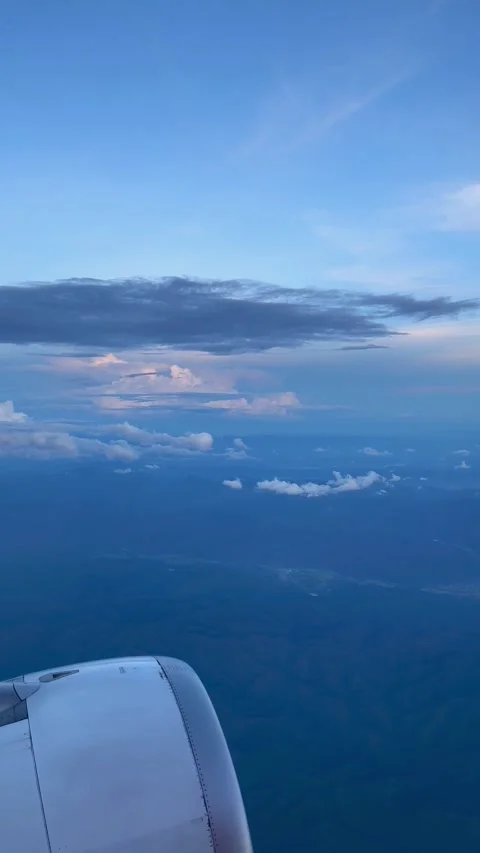 Evening sky view from airplane window, Thailand. 動画素材 289281056