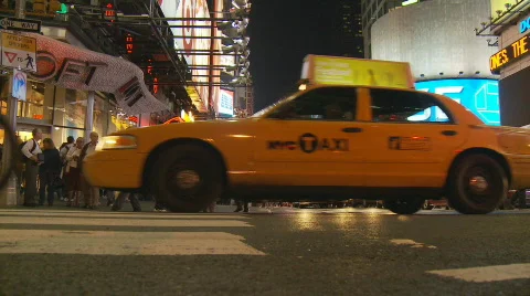 Evening on streets in manhattan Stock Footage 275124