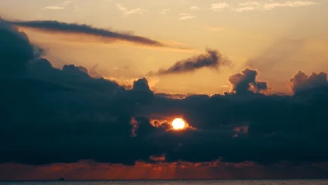 Evening sun Vídeo Stock 111254727