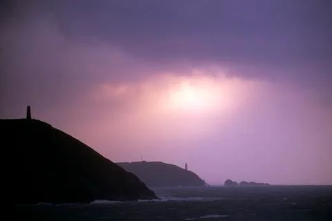 Evening sun through storm clouds Foto stock