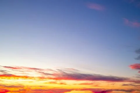 Evening sunset sky with clouds painted in bright colors. Sunset landscape, .. Fotos de archivo