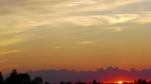 Evening sunset through the clouds 스톡 동영상 40872764