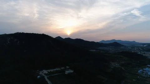 Evening sunset on the view of the sea and mountains 库存影片 103811974
