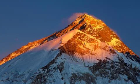 Evening sunset view on top of Mount Everest Foto stock