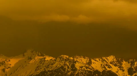 Evening thunderstorm time lapse Stockbeeldmateriaal 64964574
