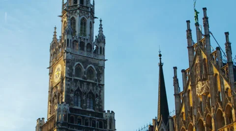 Evening time lapse of the historical town hall, main square Marienplatz Stock Footage 35917126