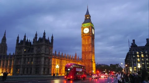 Evening Time Lapse of the road traffic at Big Ben and house of parliament Stock Footage 64828171