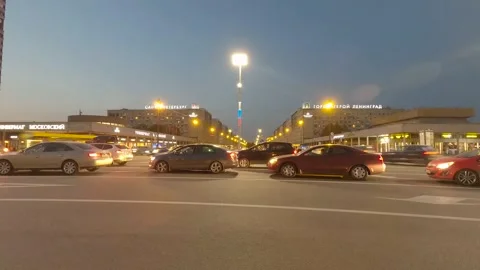 Evening time lapse of traffic at Victory square, St Petersburg, Russia Stock Footage 154641603