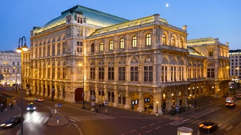 Evening timelapse of Vienna Opera Video stock 95718575