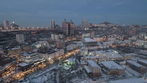 Evening Traffic in Vladivostok 스톡 동영상 320103322