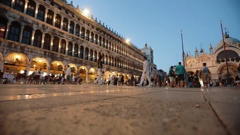 Evening Venice. Couple On The Square. Video stock 108048170