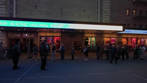 Evening view of the queue outside the Shubert Theatre on Broadway in Manhattan 스톡 동영상 275558929