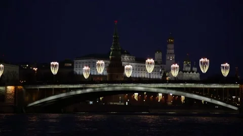Evening, view from the river to the Moscow Kremlin, Big Stone Bridge Stock Footage 131362947