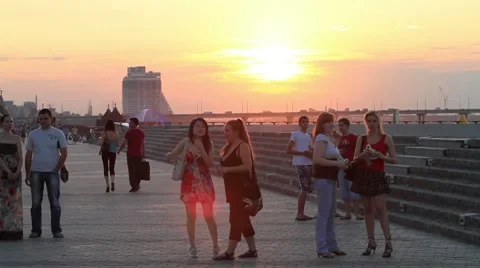 Evening walks. Stock Footage 7728632