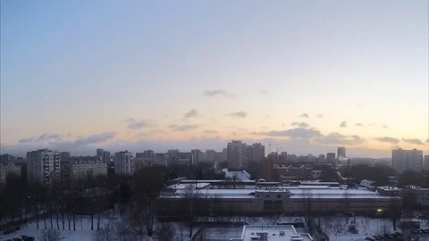 Evening in winter in the city timelapse 스톡 동영상 79808981