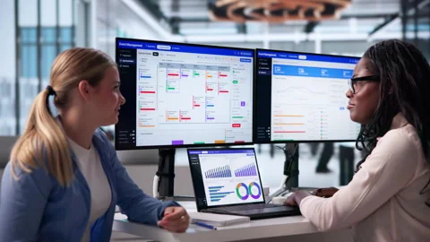 Event Manager Coordinates Conference Details Using Software Dashboard Vídeo Stock 342980346